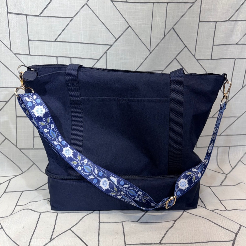 Lo & Sons Catalina Deluxe Tote Navy Blue Canvas Travel Weekend Bag READ